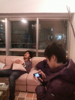 隠し撮りを、