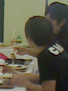 成田と